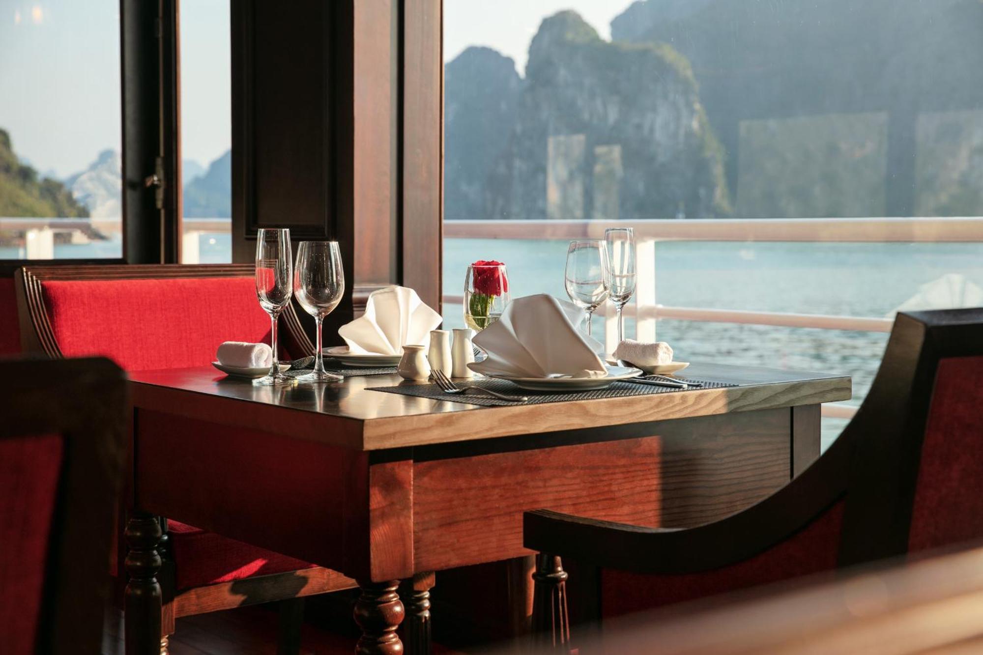 Halong Dragon Bay Cruise Hotel ฮาลอง ภายนอก รูปภาพ