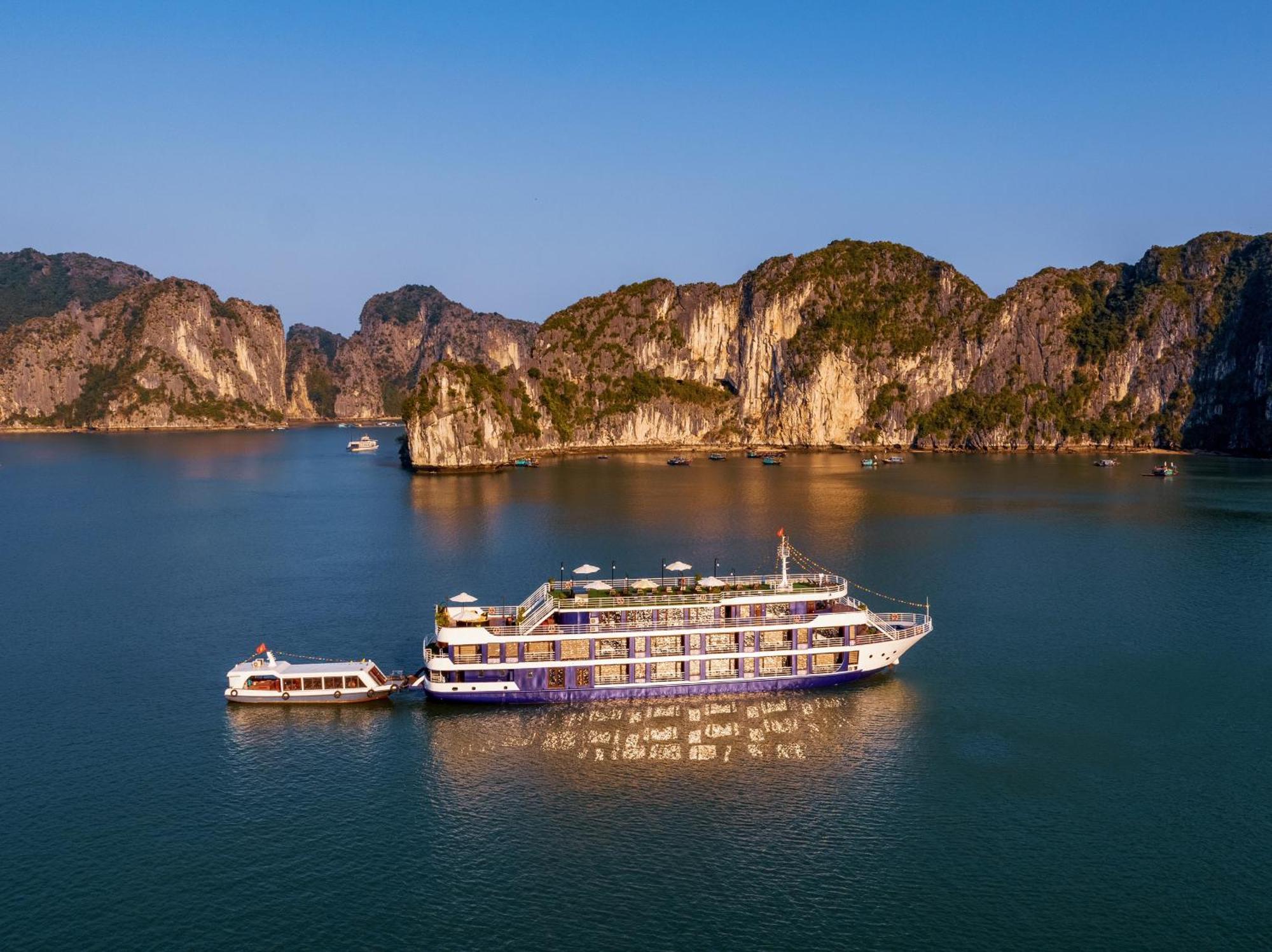 Halong Dragon Bay Cruise Hotel ฮาลอง ภายนอก รูปภาพ