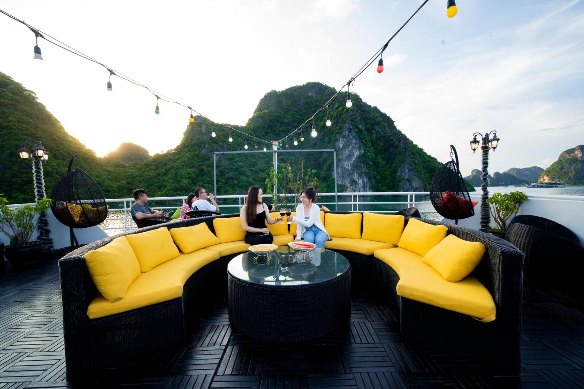 Halong Dragon Bay Cruise Hotel ฮาลอง ภายนอก รูปภาพ