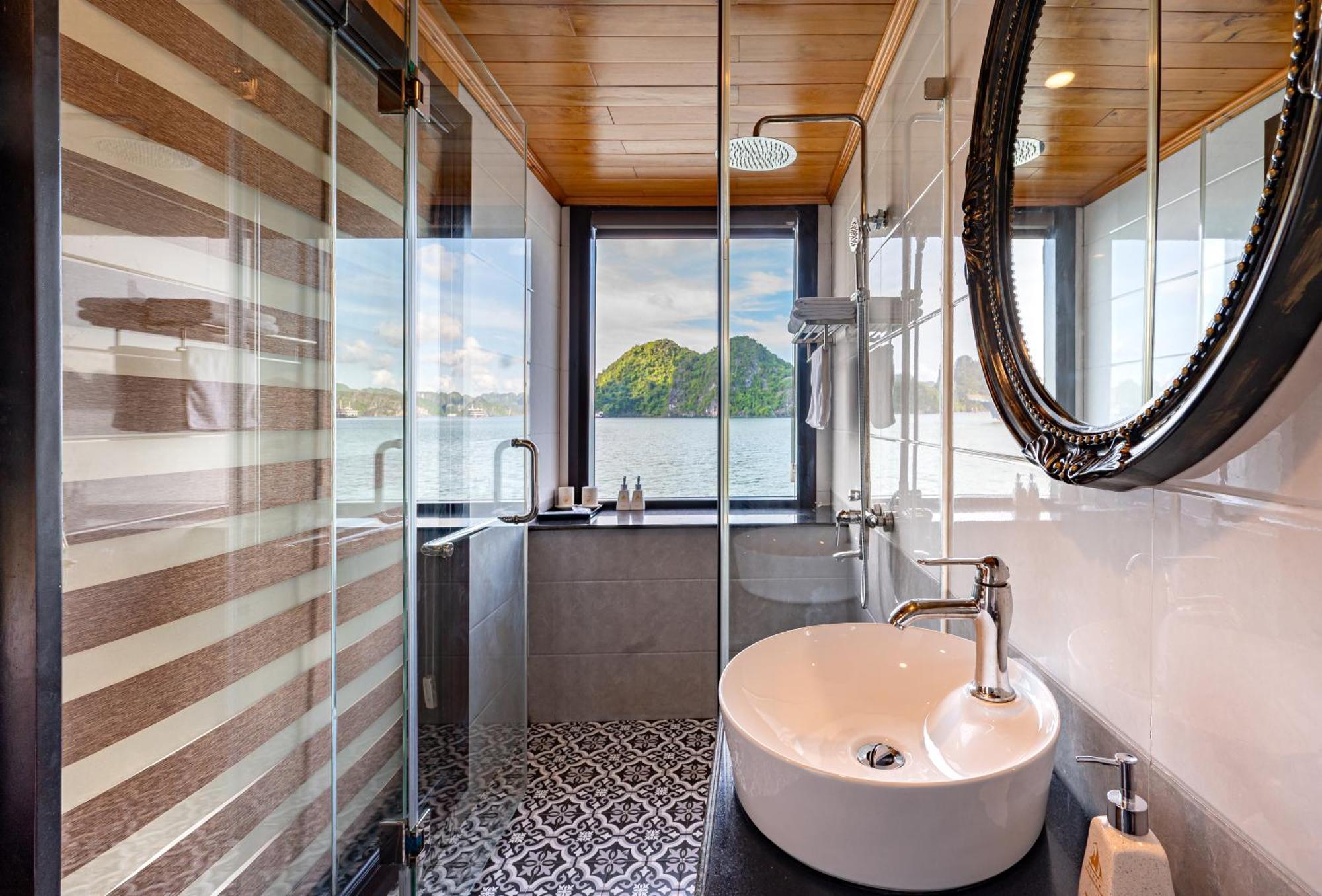 Halong Dragon Bay Cruise Hotel ฮาลอง ภายนอก รูปภาพ