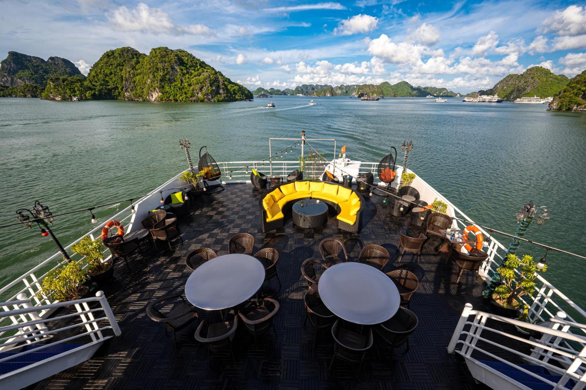 Halong Dragon Bay Cruise Hotel ฮาลอง ภายนอก รูปภาพ